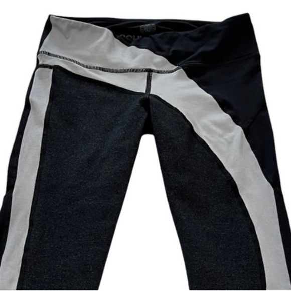 SoulCycle Cropped Leggings with Logo on Leg S athletic biking cycling - Picture 3 of 12